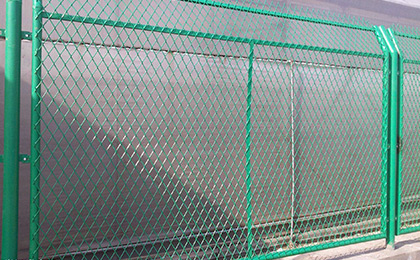 钢板护栏网 钢板护栏网