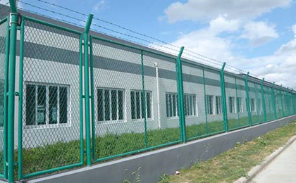 钢板护栏网 钢板护栏网