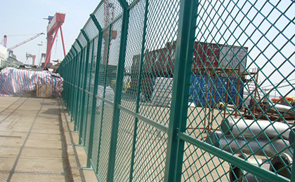 钢板护栏网 钢板护栏网