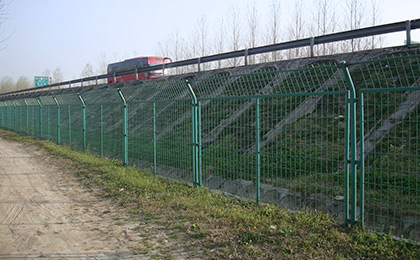 高速公路护栏网 高速公路护栏网